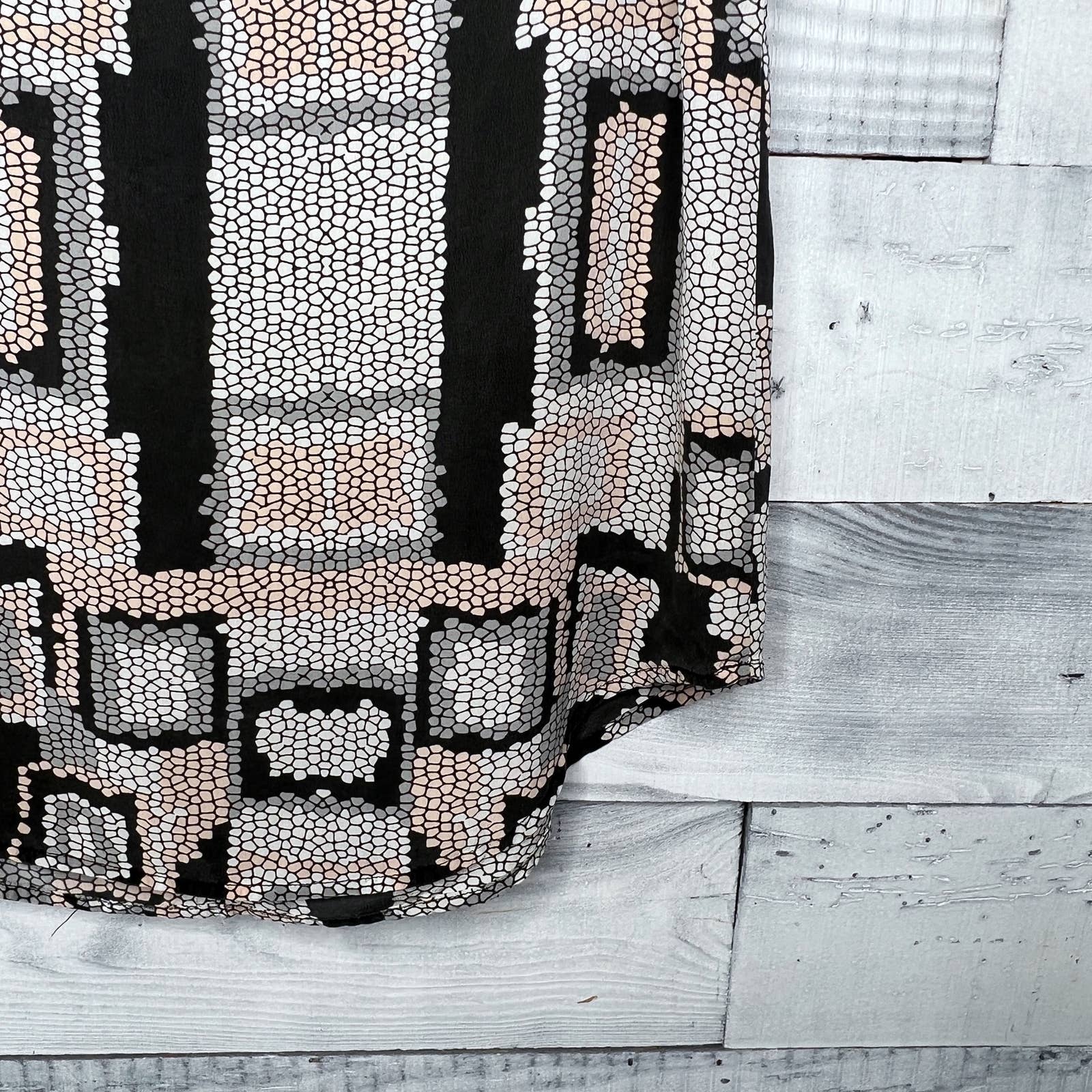 Charlie Jade Silk Geometric Sleeveless Top - Second Seams